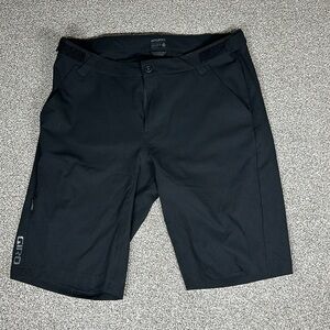 Giro shorts Men’s size 38 Athletic Adjustable